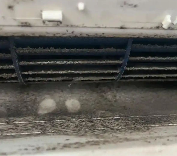 广灵空调吹的风有股烧焦味是怎么回事